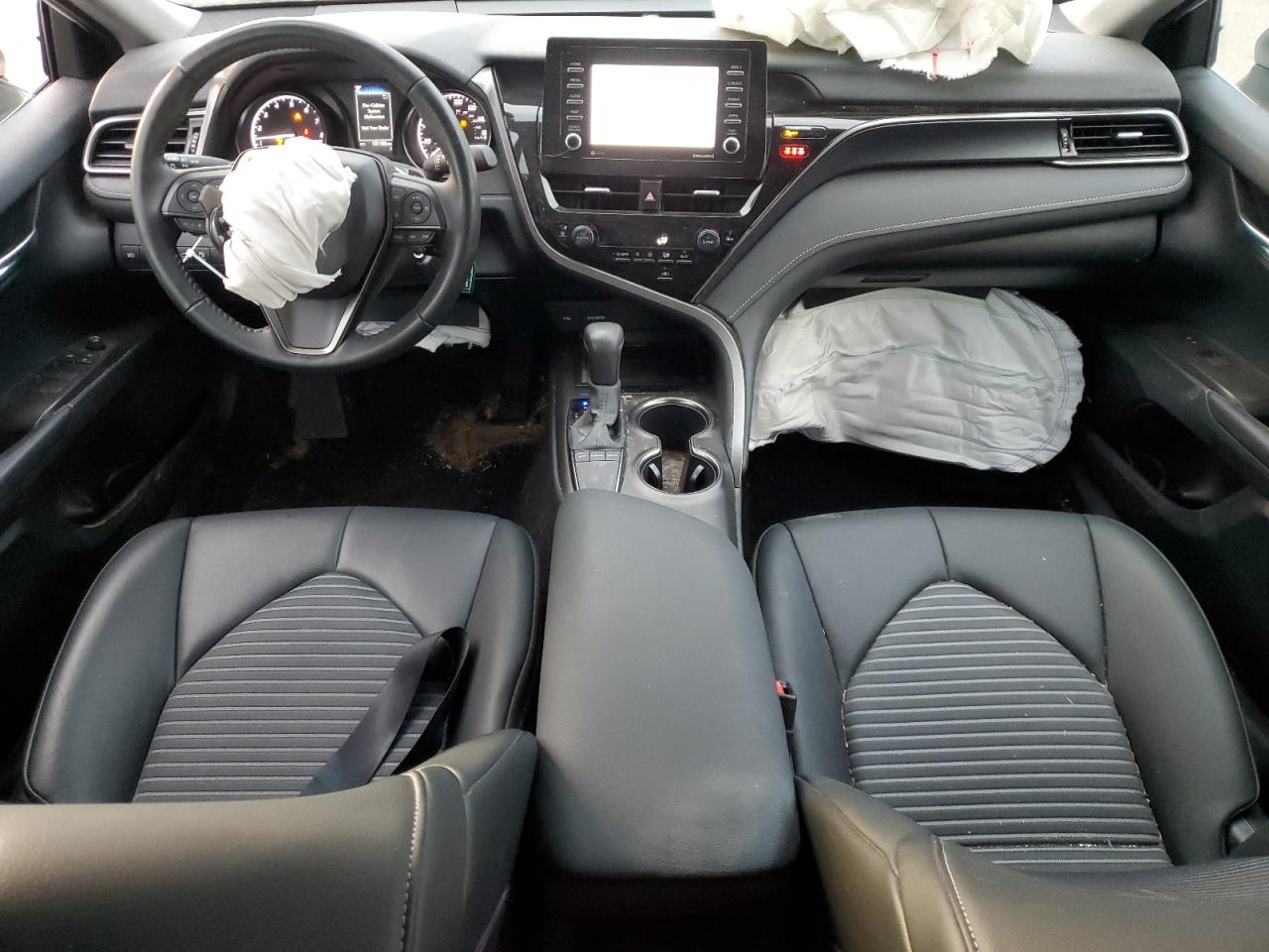 2022 Toyota Camry - Image 8