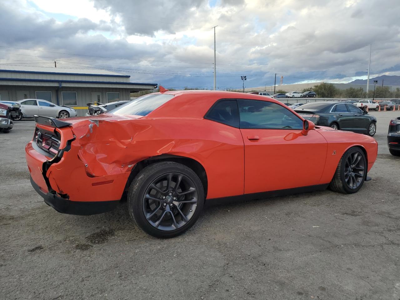 VIN 2C3CDZFJ4PH669775 2023 DODGE CHALLENGER no.3