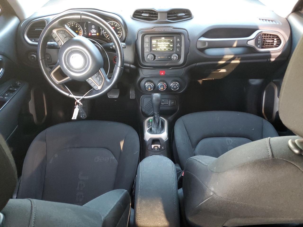 2017 Jeep Renegade - Image 8