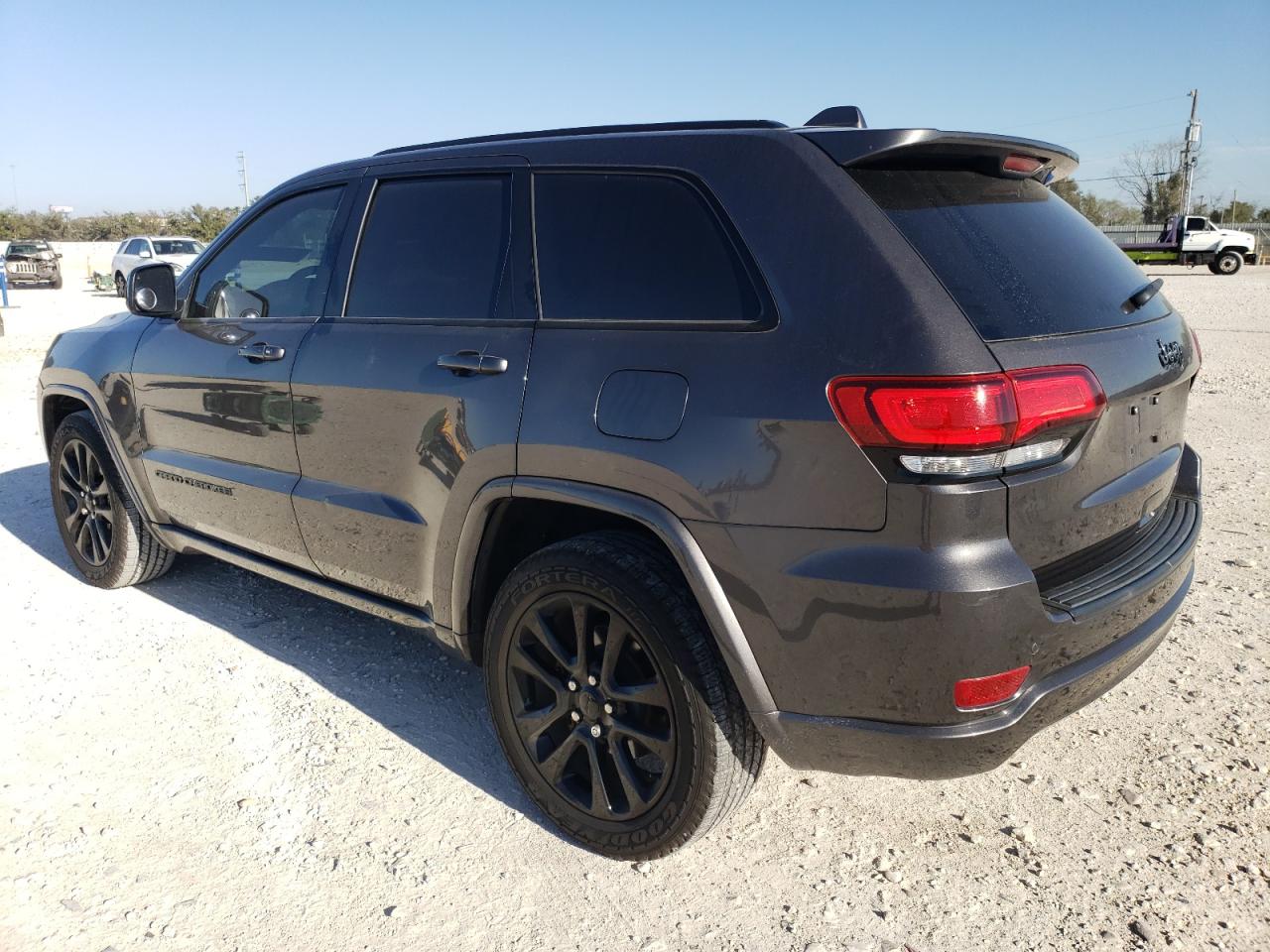 2019 Jeep Grand Cherokee - Image 2