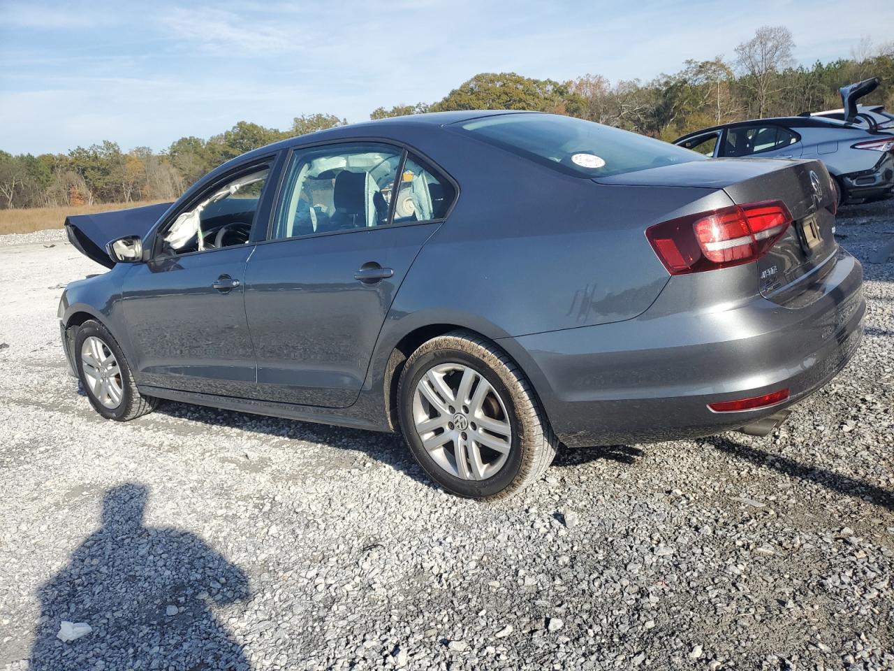 2018 Volkswagen Jetta - Image 2