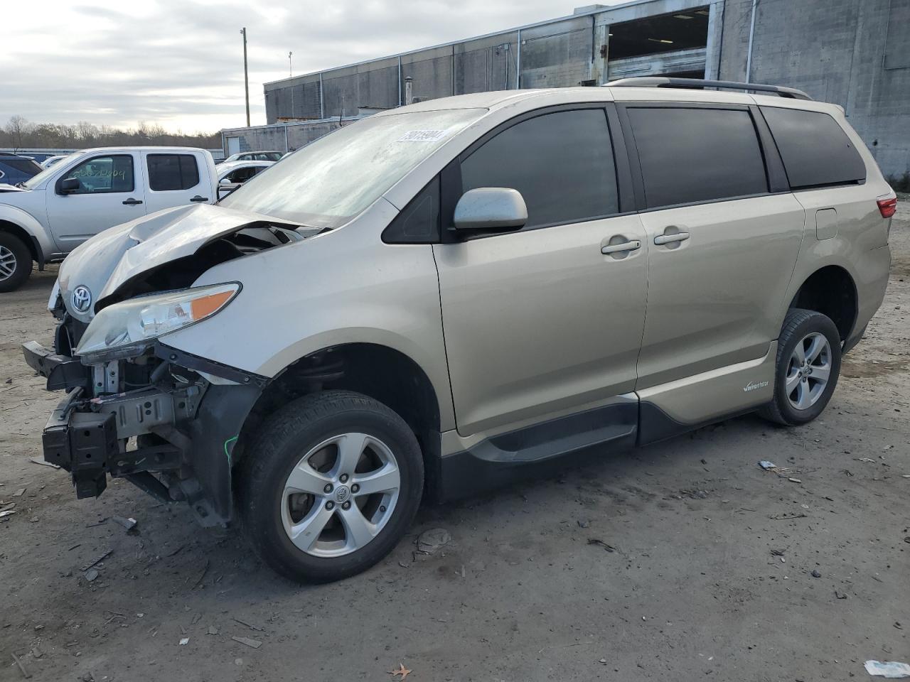 VIN 5TDKK3DCXFS674171 2015 TOYOTA All Models no.1