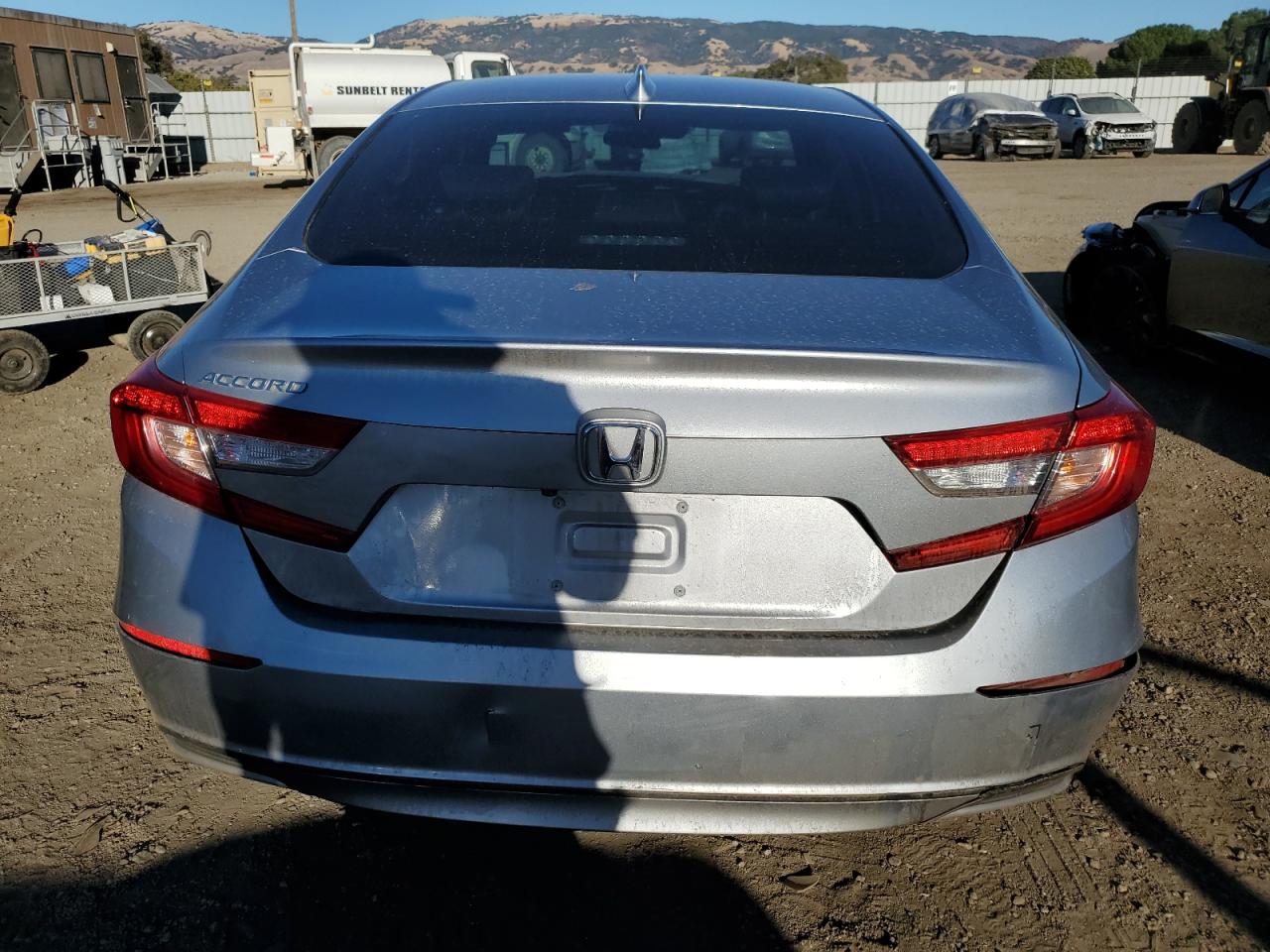 VIN 1HGCV1F4XJA111909 2018 HONDA ACCORD no.6