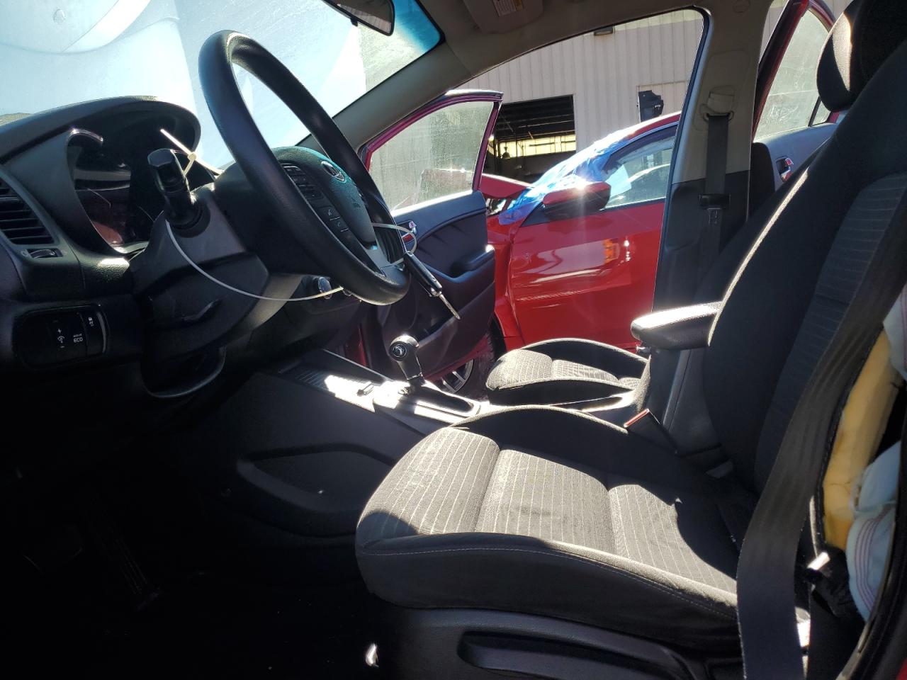 2016 Kia Forte - Image 7