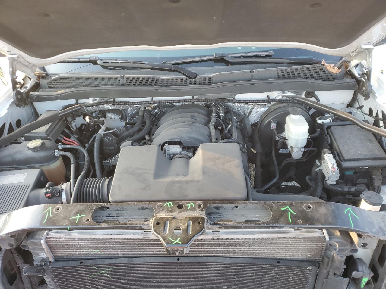 2015 Chevrolet Silverado - Image 11
