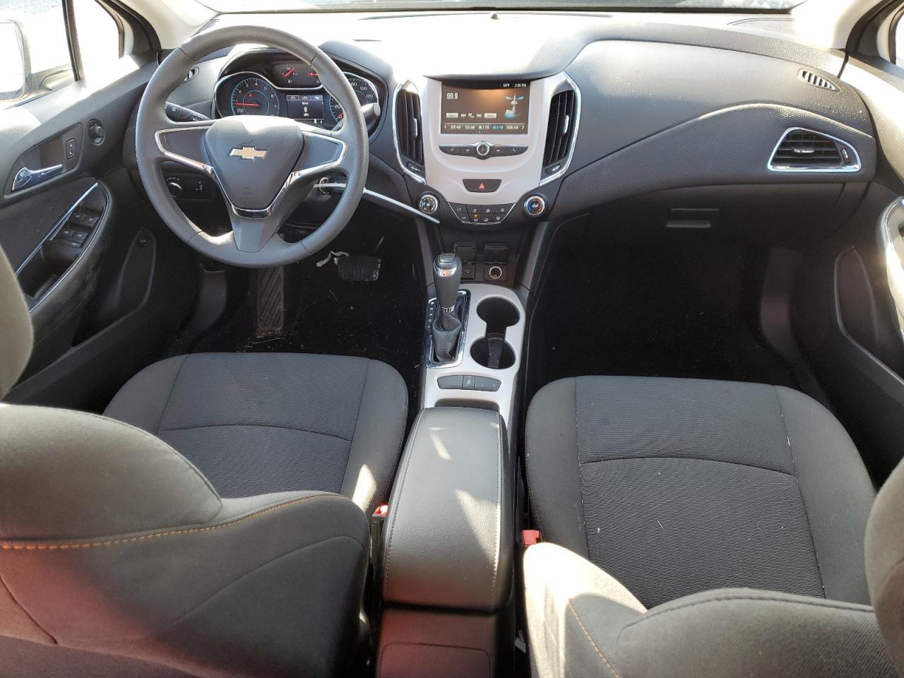 2017 Chevrolet Cruze - Image 8