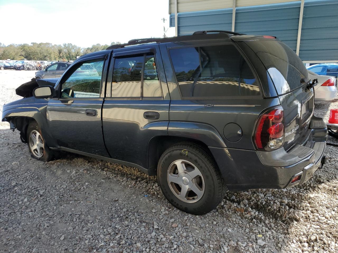 2004 Chevrolet TrailBlazer - Image 2