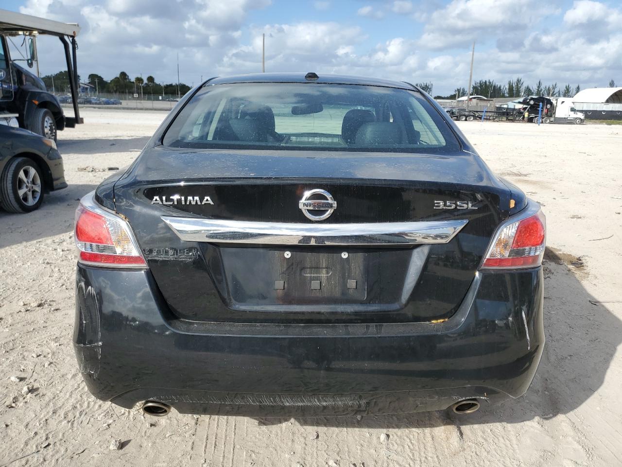2015 Nissan Altima - Image 6