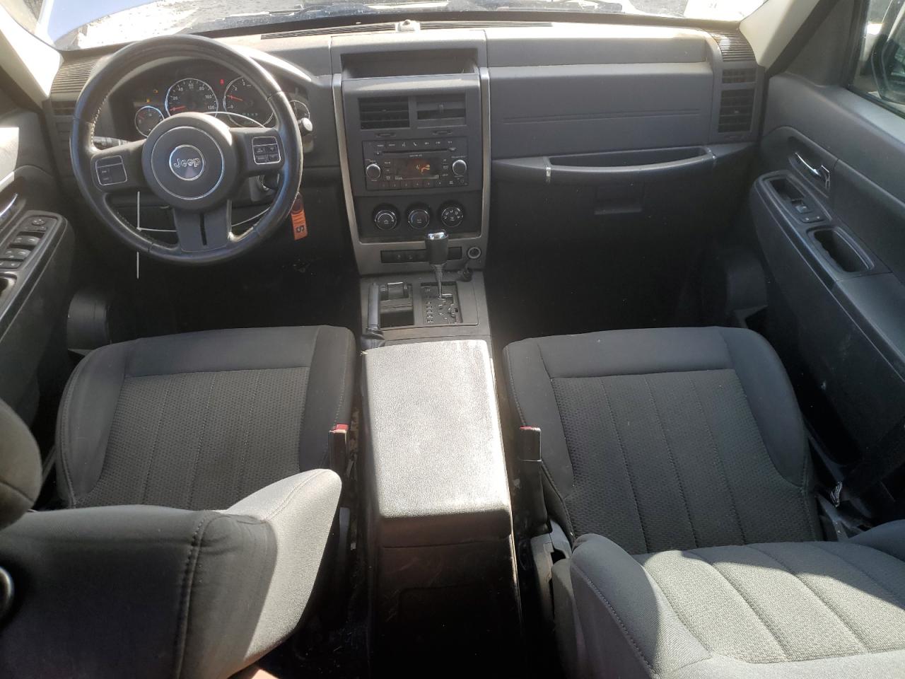 2011 Jeep Liberty (North America) - Image 8