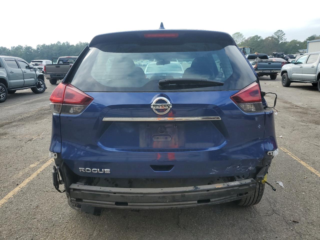 2018 Nissan Rogue - Image 6