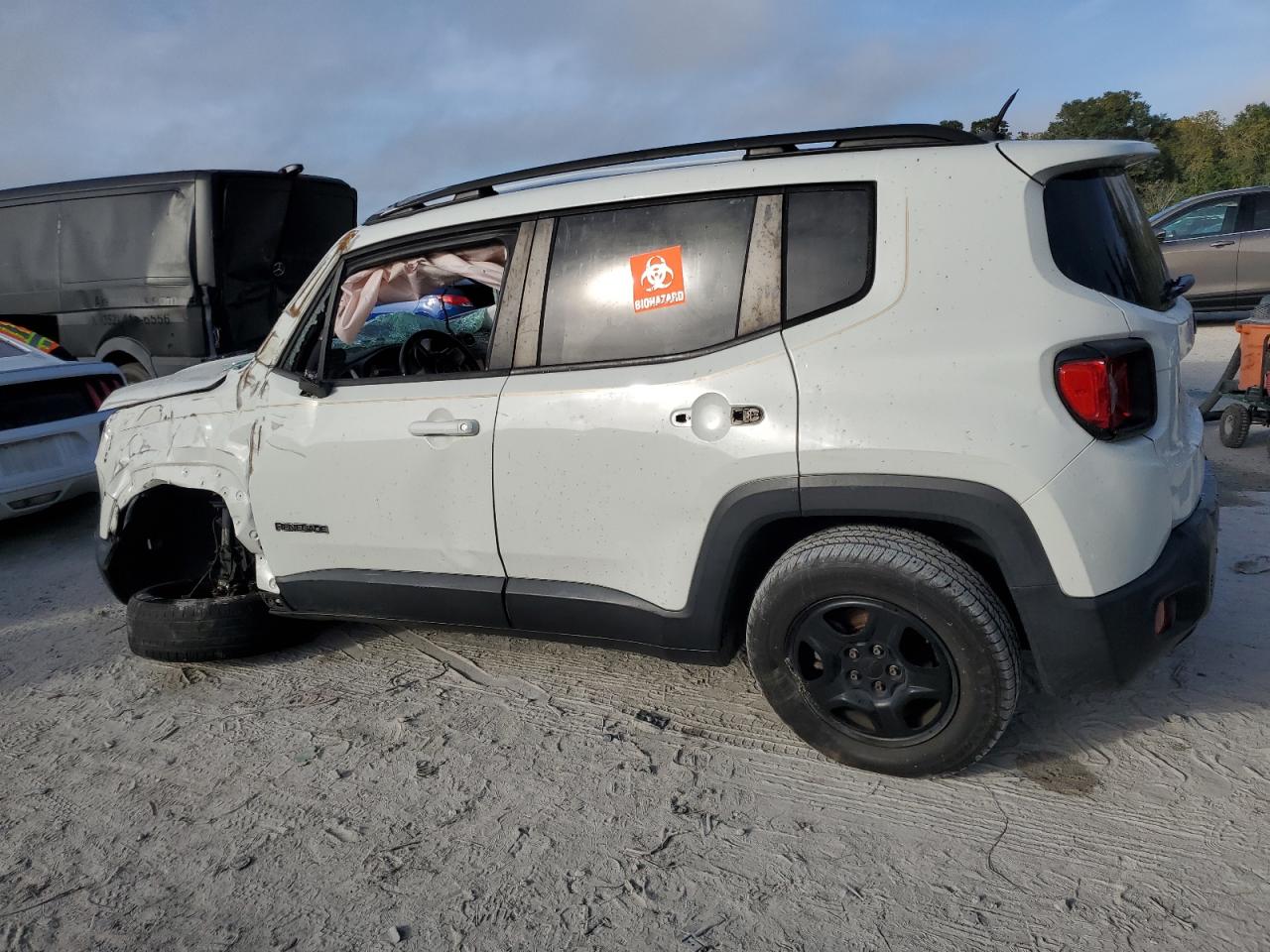 ZACCJABT0FPB54600 2015 JEEP RENEGADE - Image 2