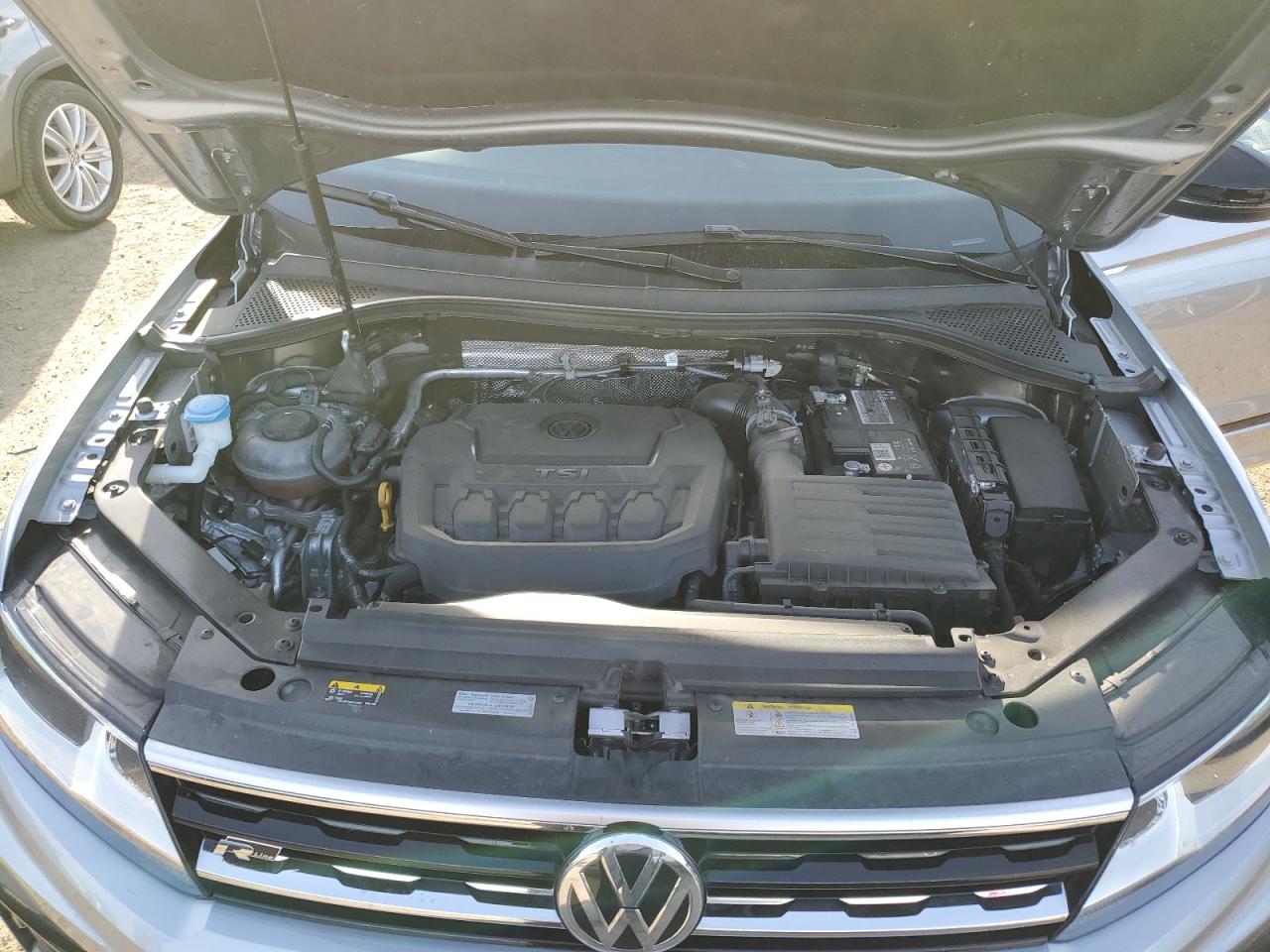 2021 Volkswagen Tiguan - Image 12