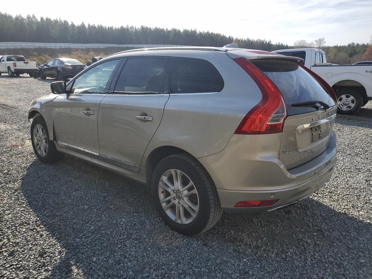 VIN YV440MDM7G2826412 2016 VOLVO XC60 no.2