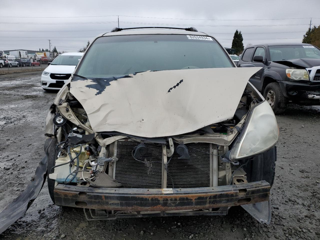 2004 Toyota Sienna - Image 5