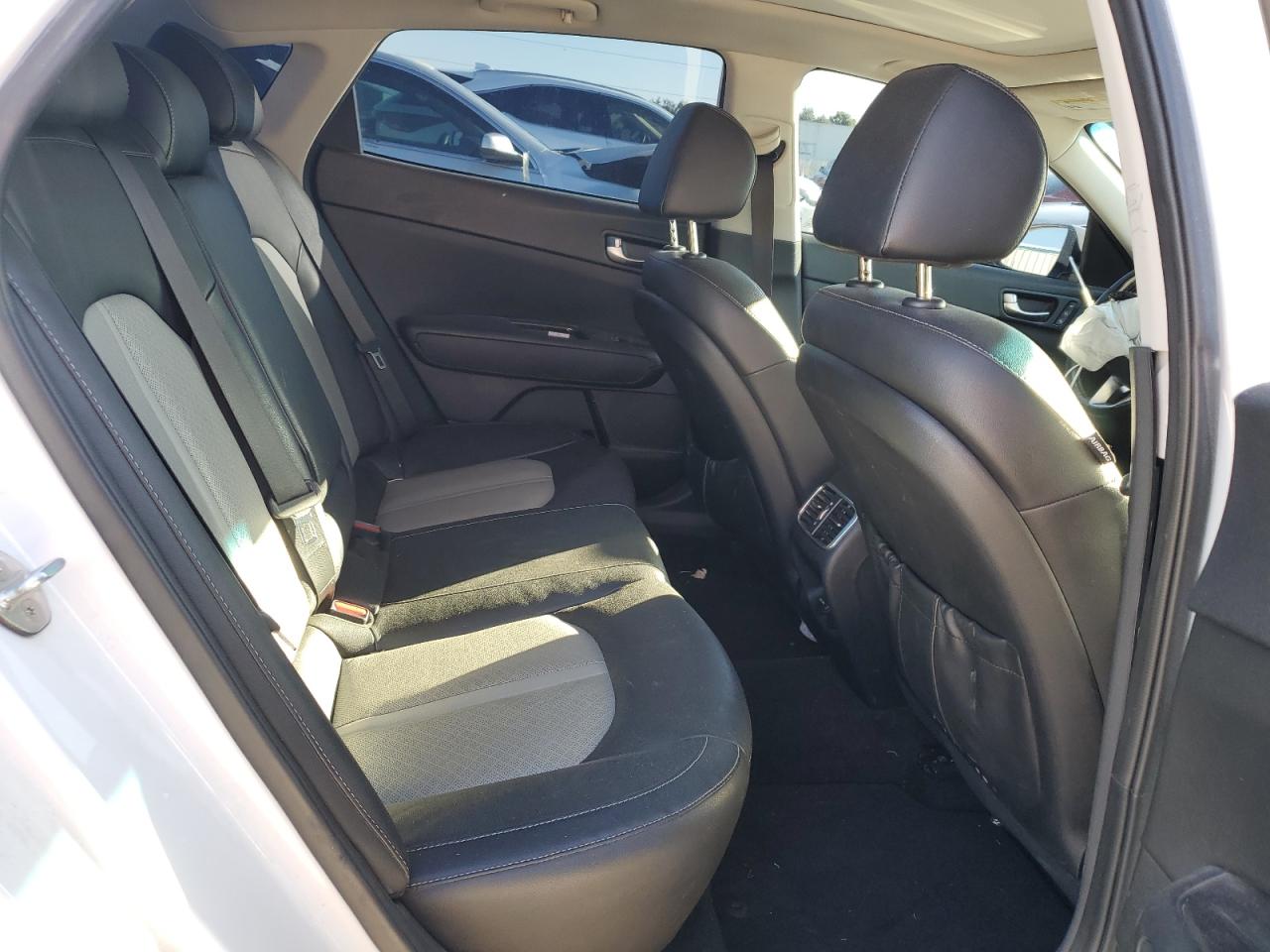 2019 Kia Optima - Image 10