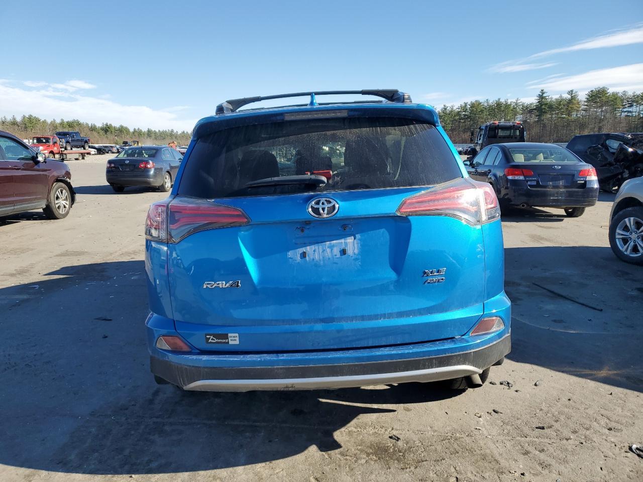 2017 Toyota Rav4 Xle VIN: JTMRFREV9HJ142688 Lot: 79685174