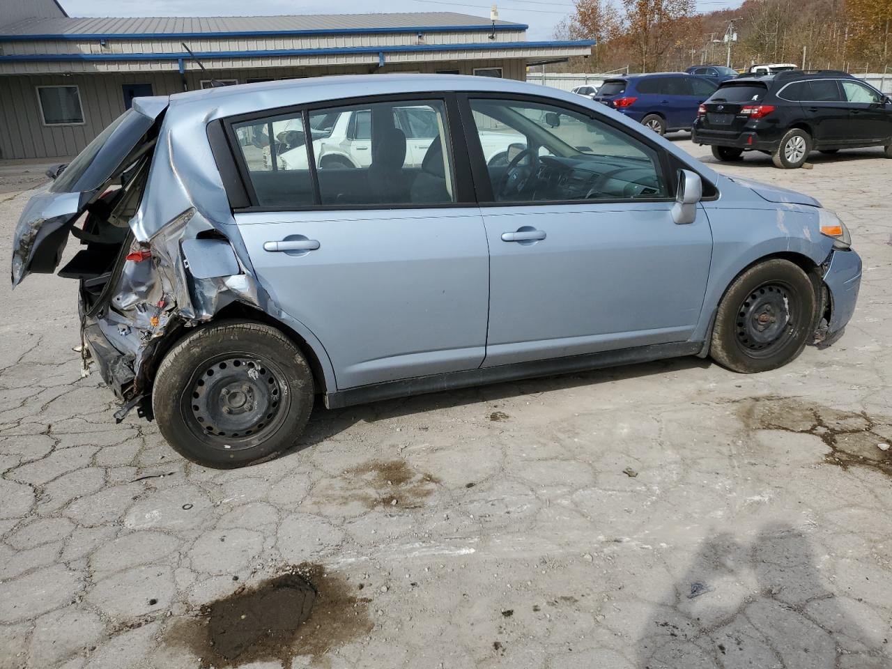 2011 Nissan Versa - Image 3