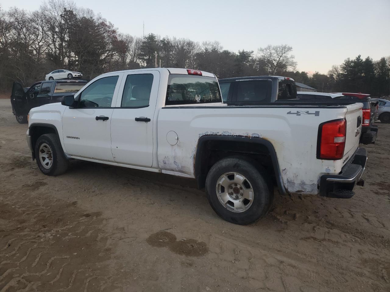 VIN 1GTV2TEC4EZ228929 2014 GMC SIERRA no.2