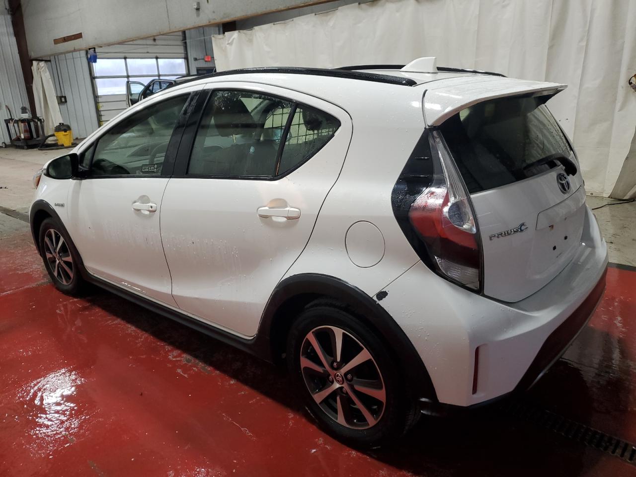 VIN JTDKDTB31J1599783 2018 TOYOTA PRIUS no.2