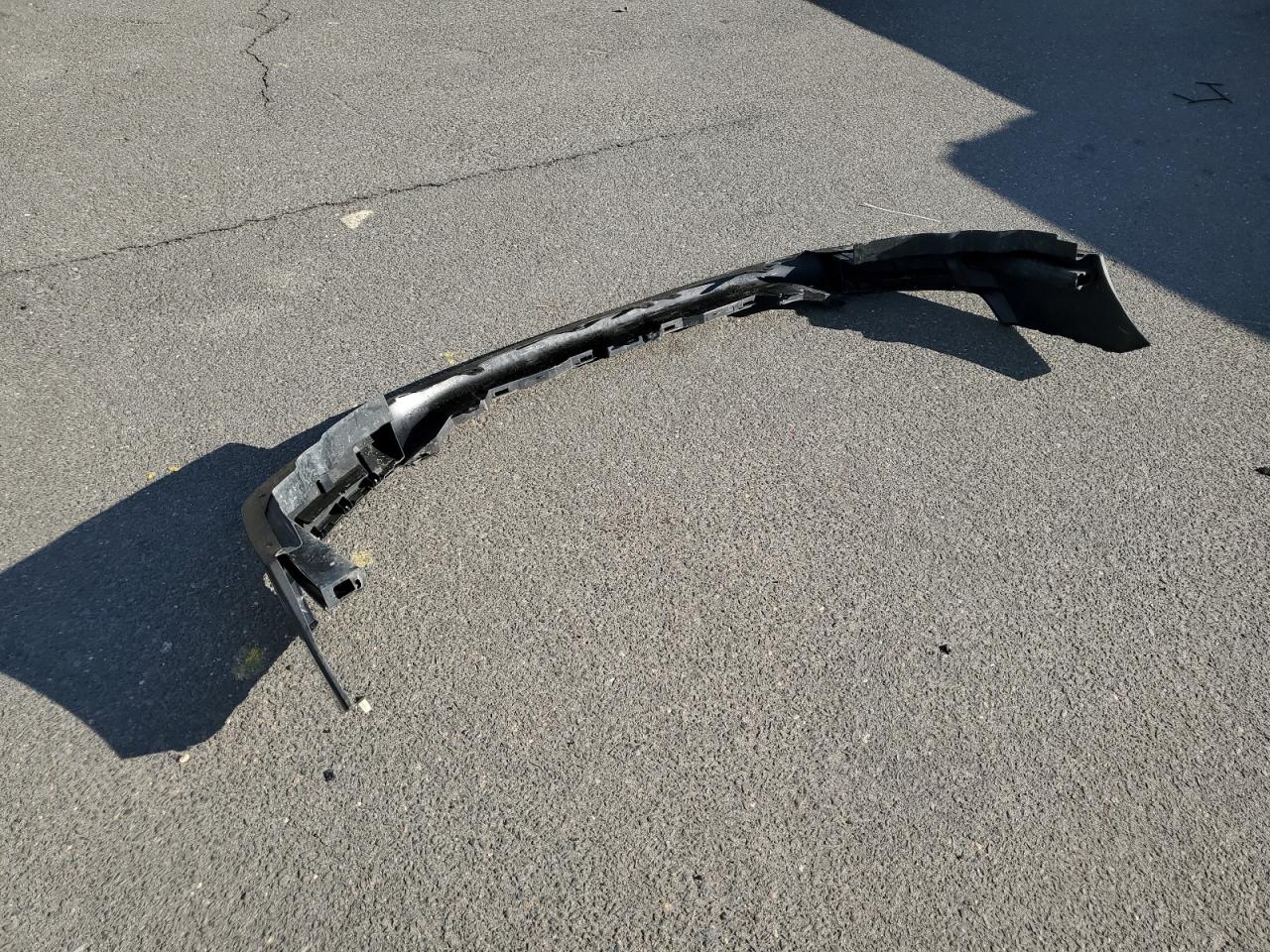 2019 Nissan Titan - Image 12