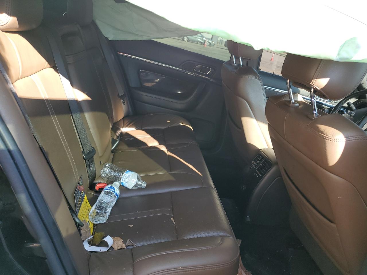 2016 Lincoln MKS - Image 10