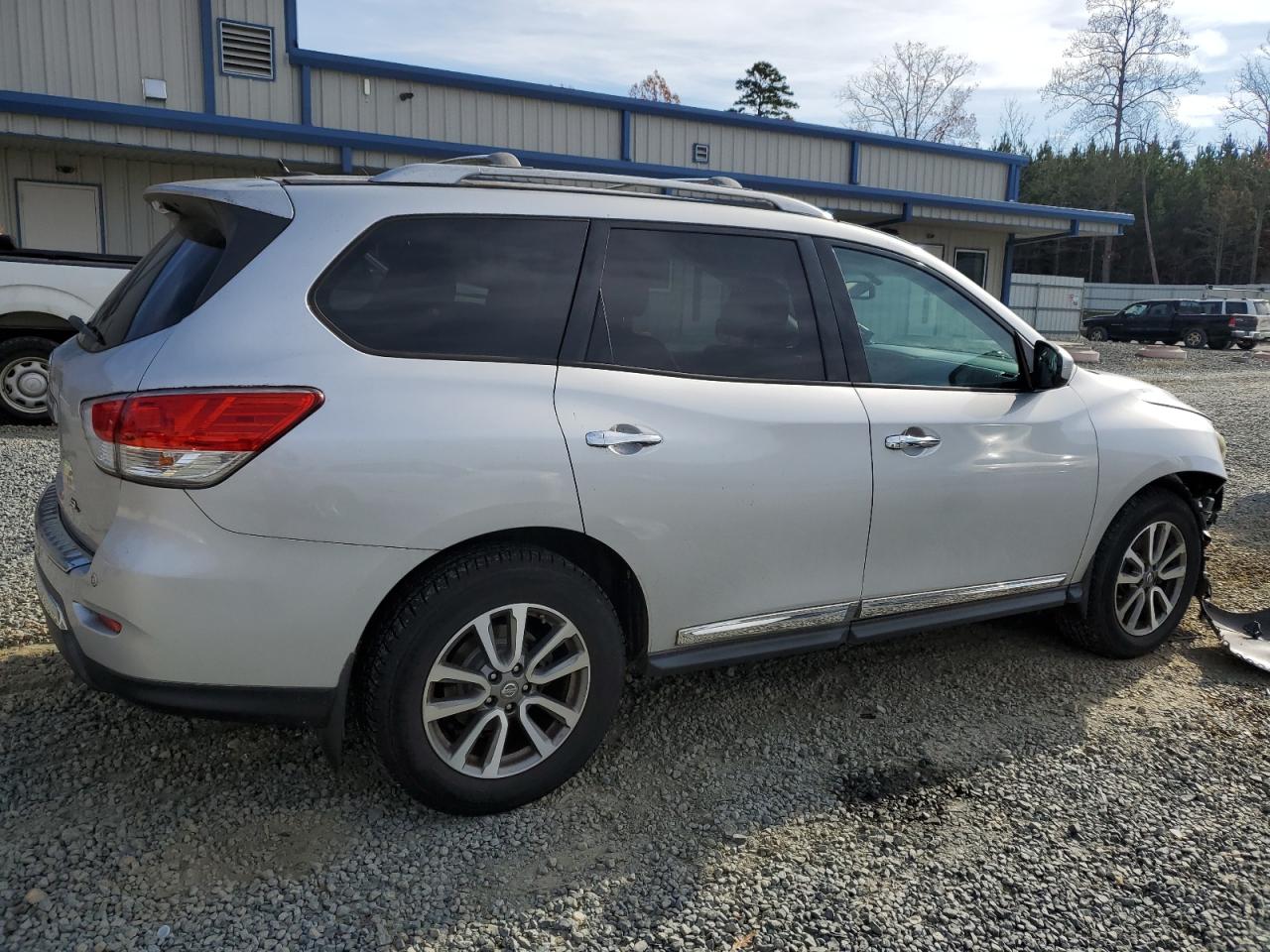 2013 Nissan Pathfinder - Image 3
