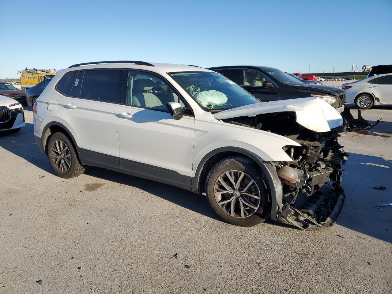 2021 Volkswagen Tiguan - Image 4