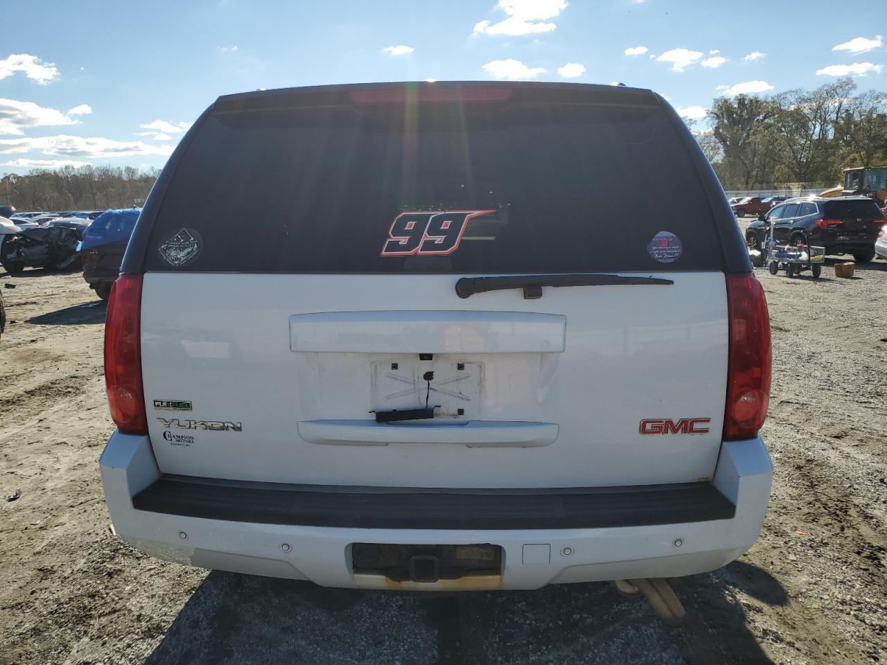 2012 GMC Yukon - Image 6