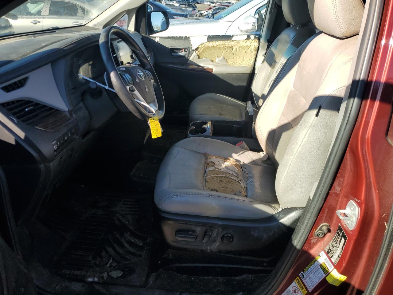 2017 Toyota Sienna - Image 7