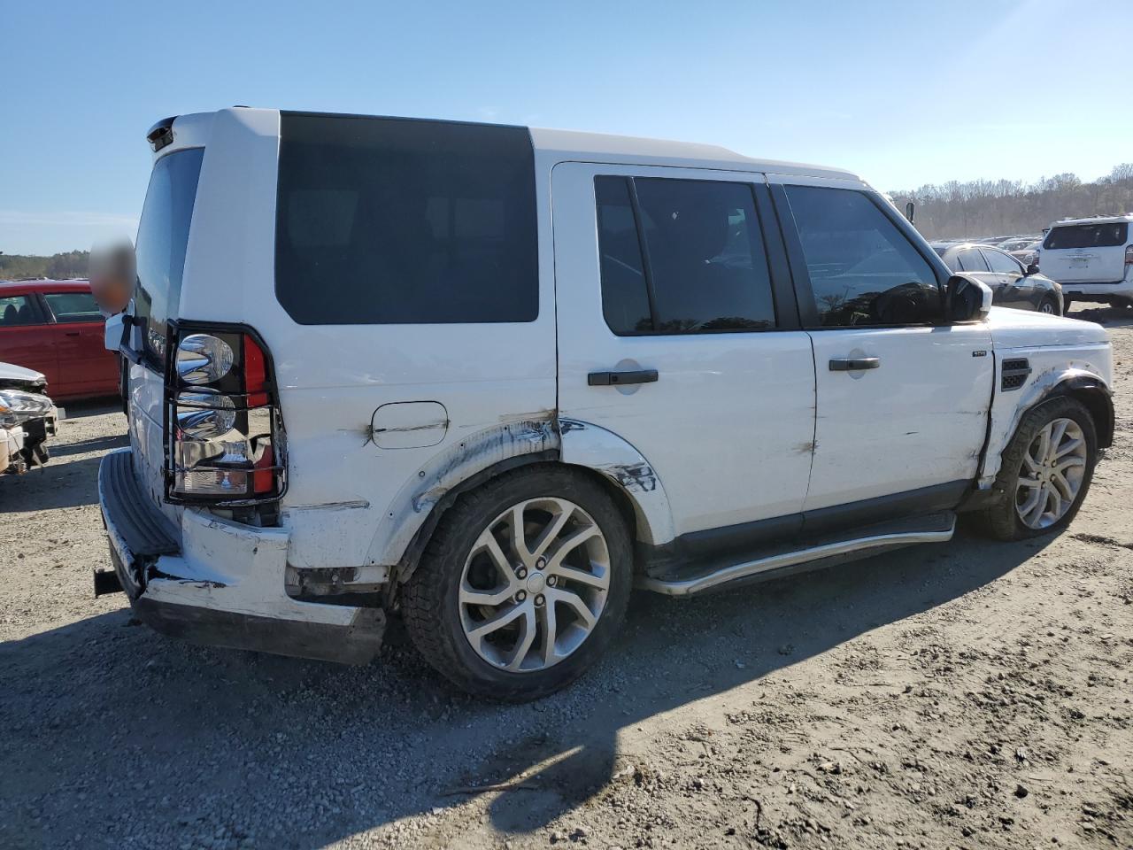 2016 Land Rover LR4 - Image 3