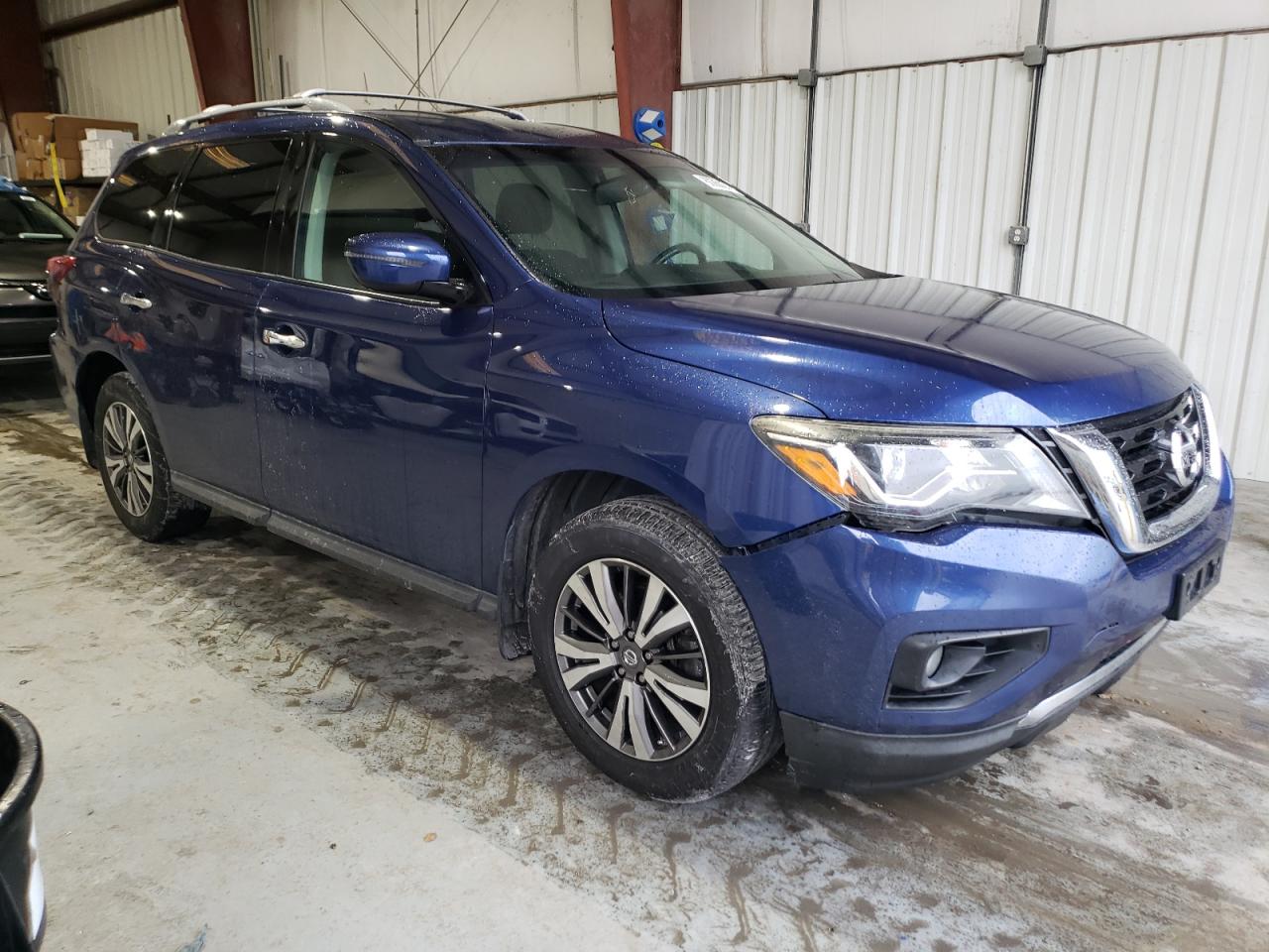 2017 Nissan Pathfinder - Image 4