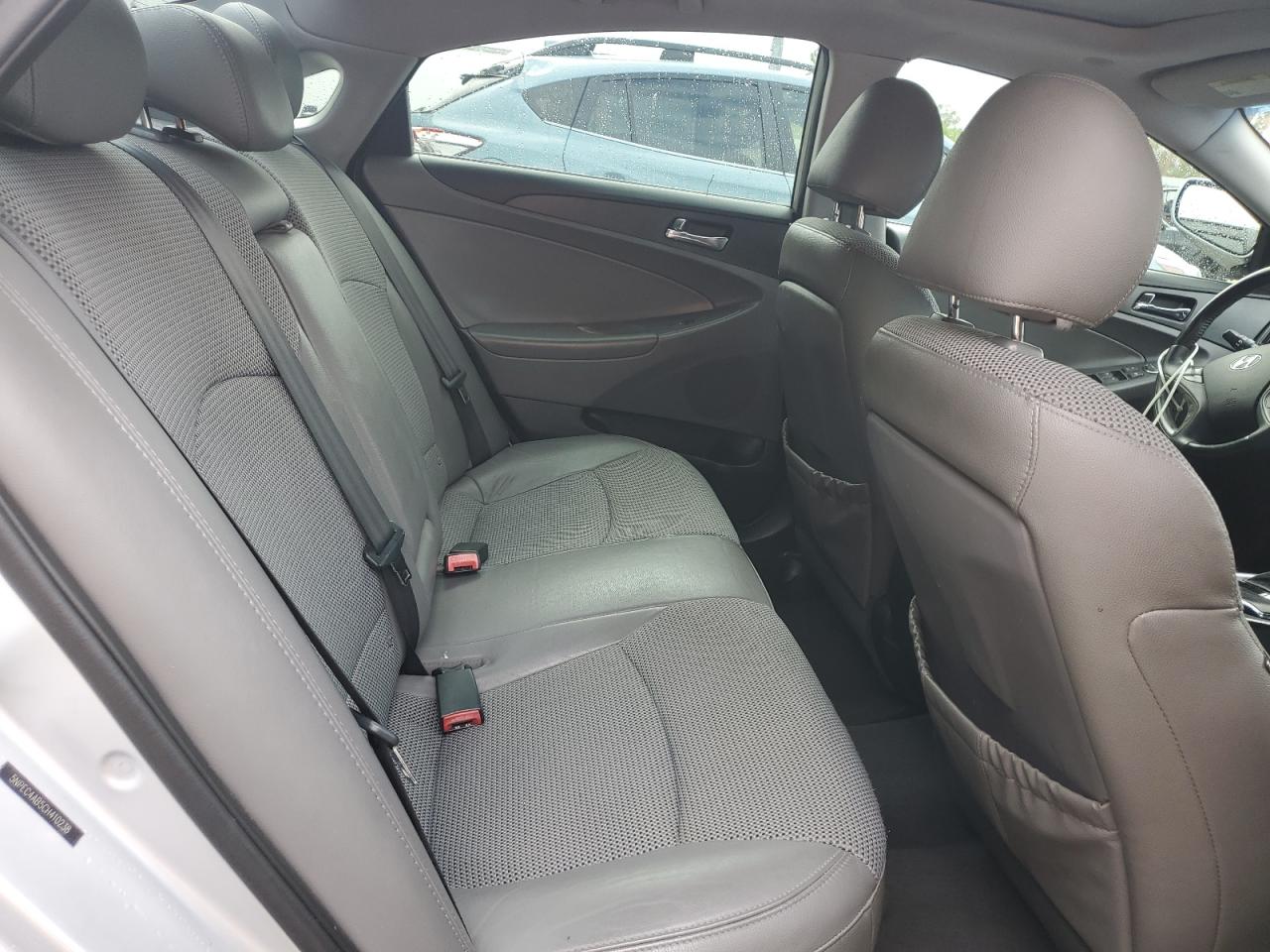 2012 Hyundai Sonata - Image 10