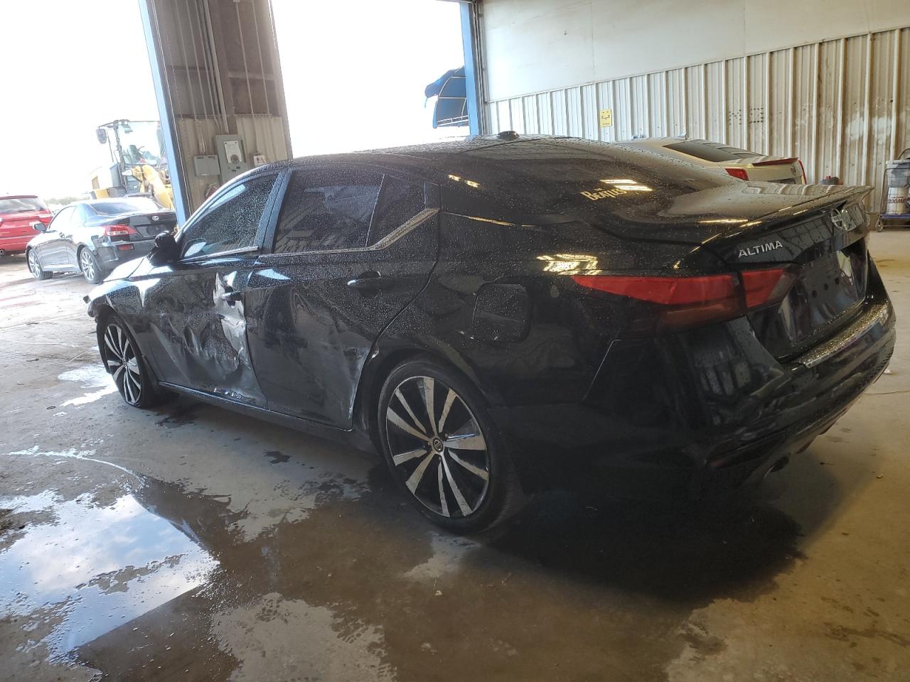 2020 Nissan Altima - Image 2