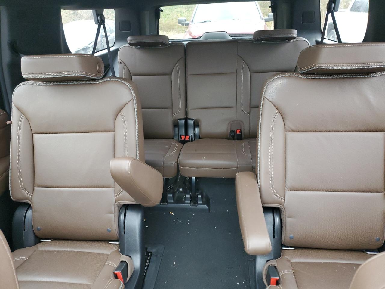 2021 Chevrolet Suburban - Image 10