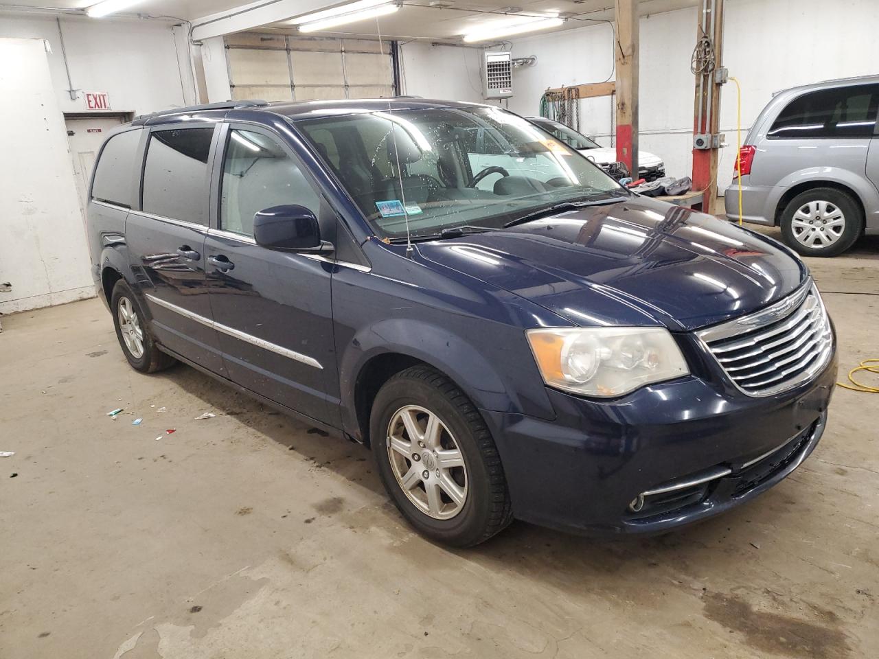 2012 Chrysler Town & Country - Image 4