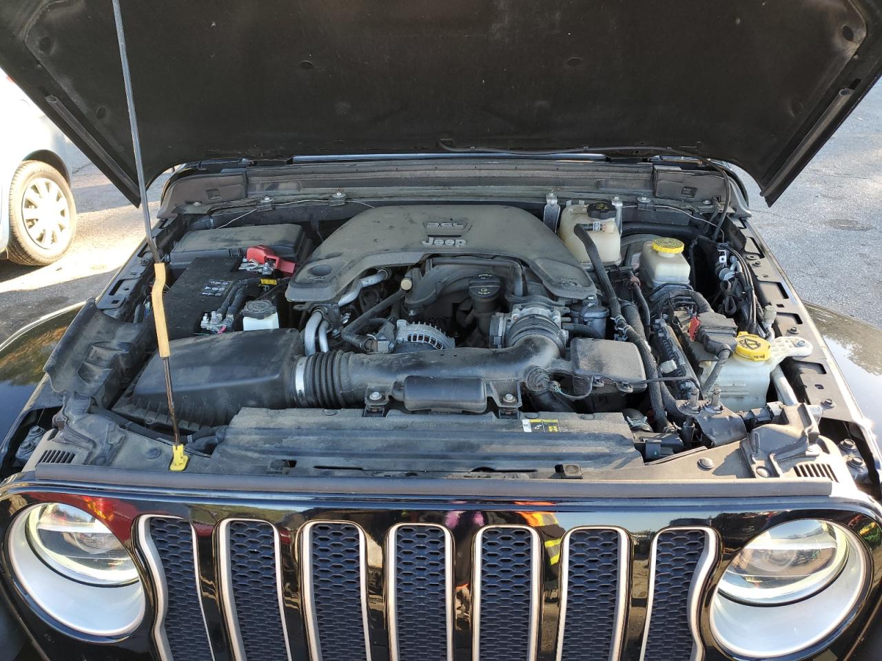 2019 Jeep Wrangler - Image 11