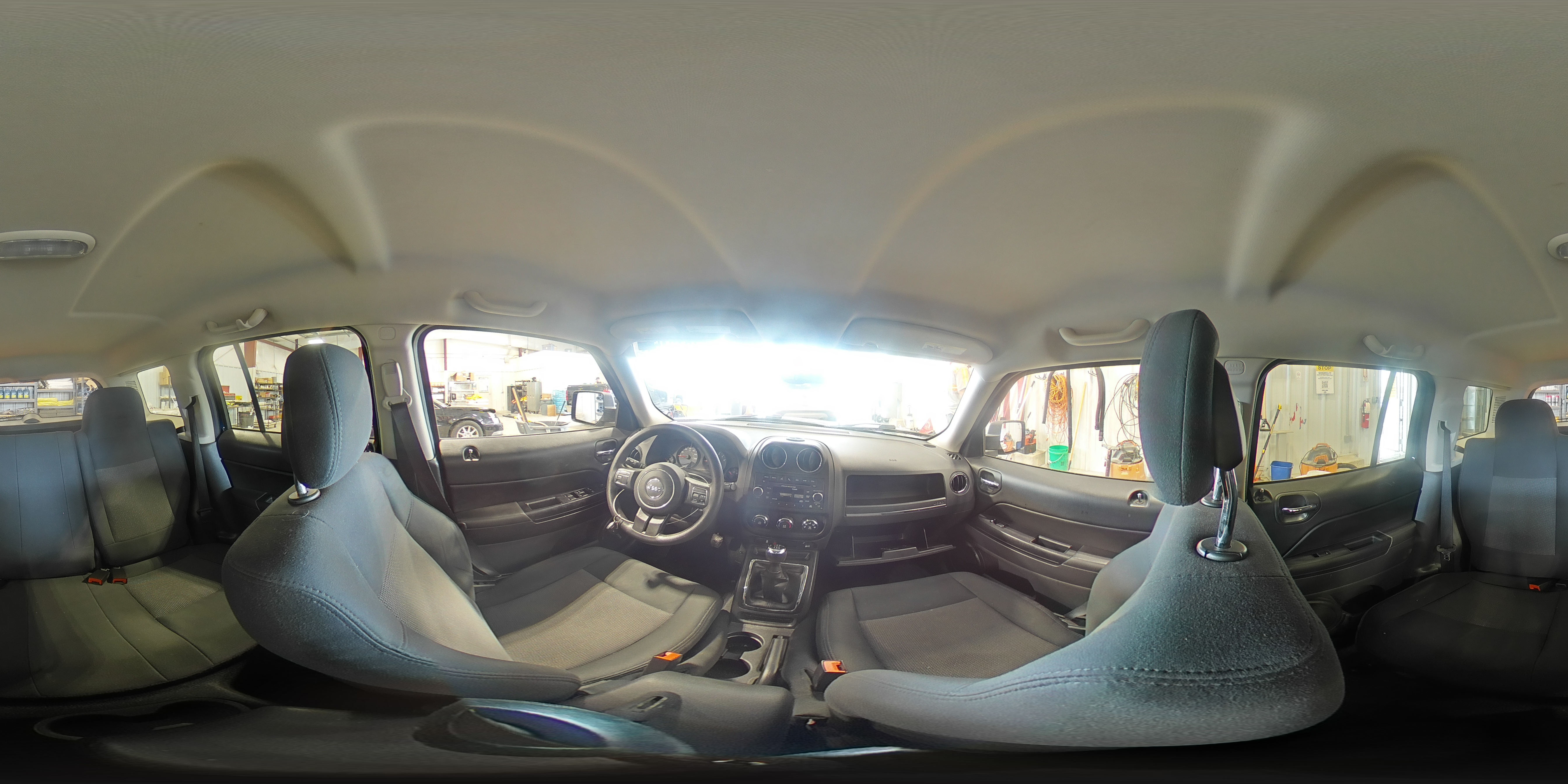 2012 Jeep Liberty (Patriot) - Image 14