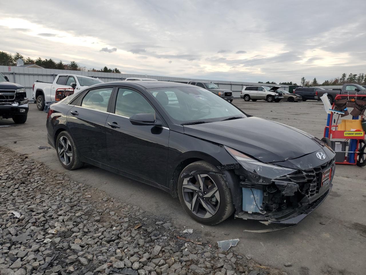 2022 Hyundai Elantra - Image 4