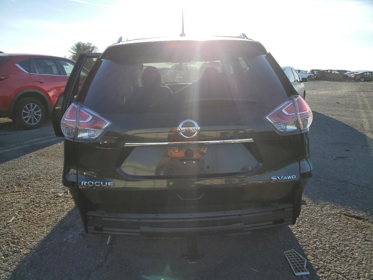 2015 Nissan Rogue S VIN: 5N1AT2MVXFC892483 Lot: 80948404