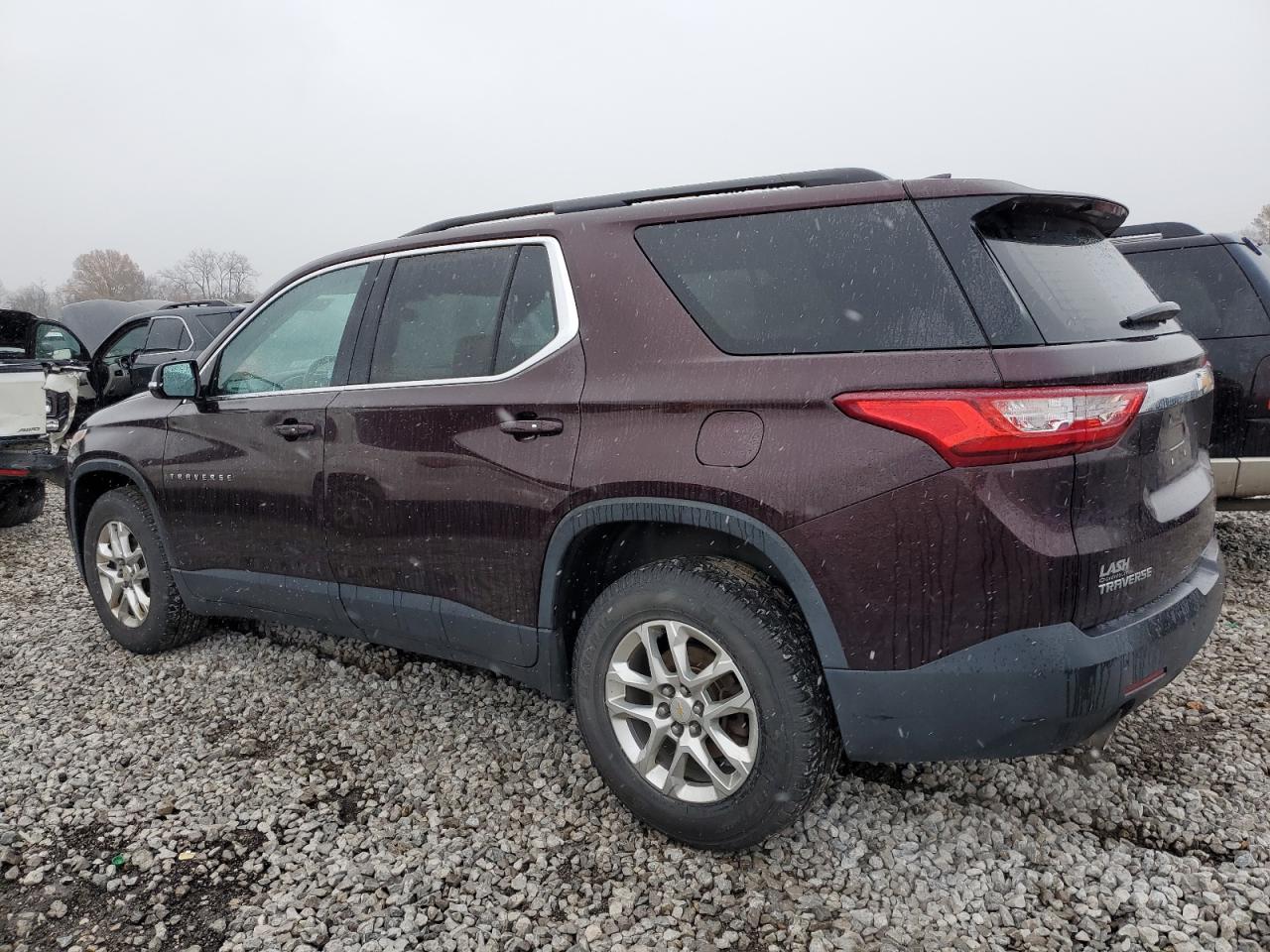 VIN 1GNERGKW1KJ103485 2019 CHEVROLET TRAVERSE no.2