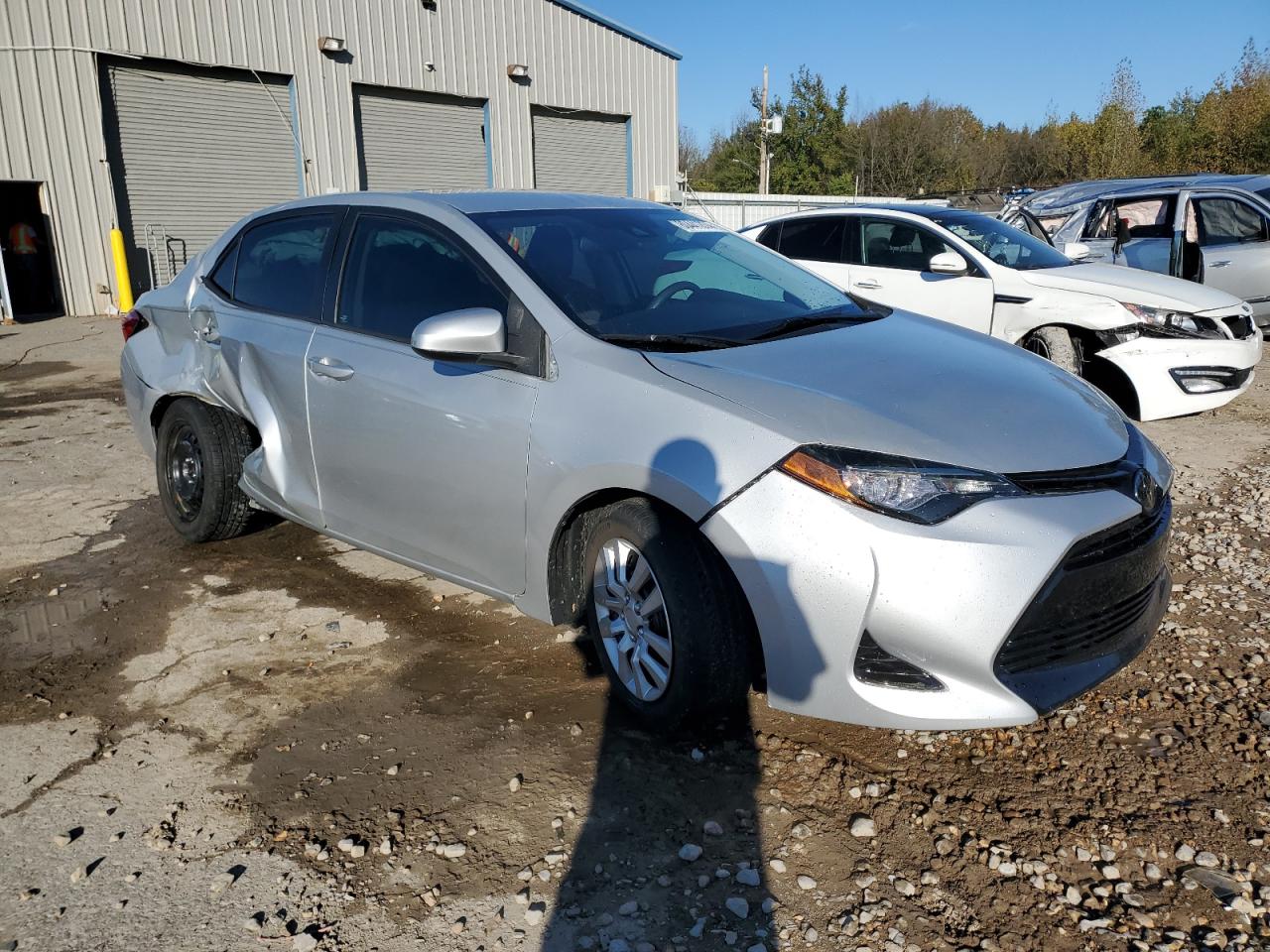 VIN 2T1BURHE0JC964719 2018 TOYOTA COROLLA no.4