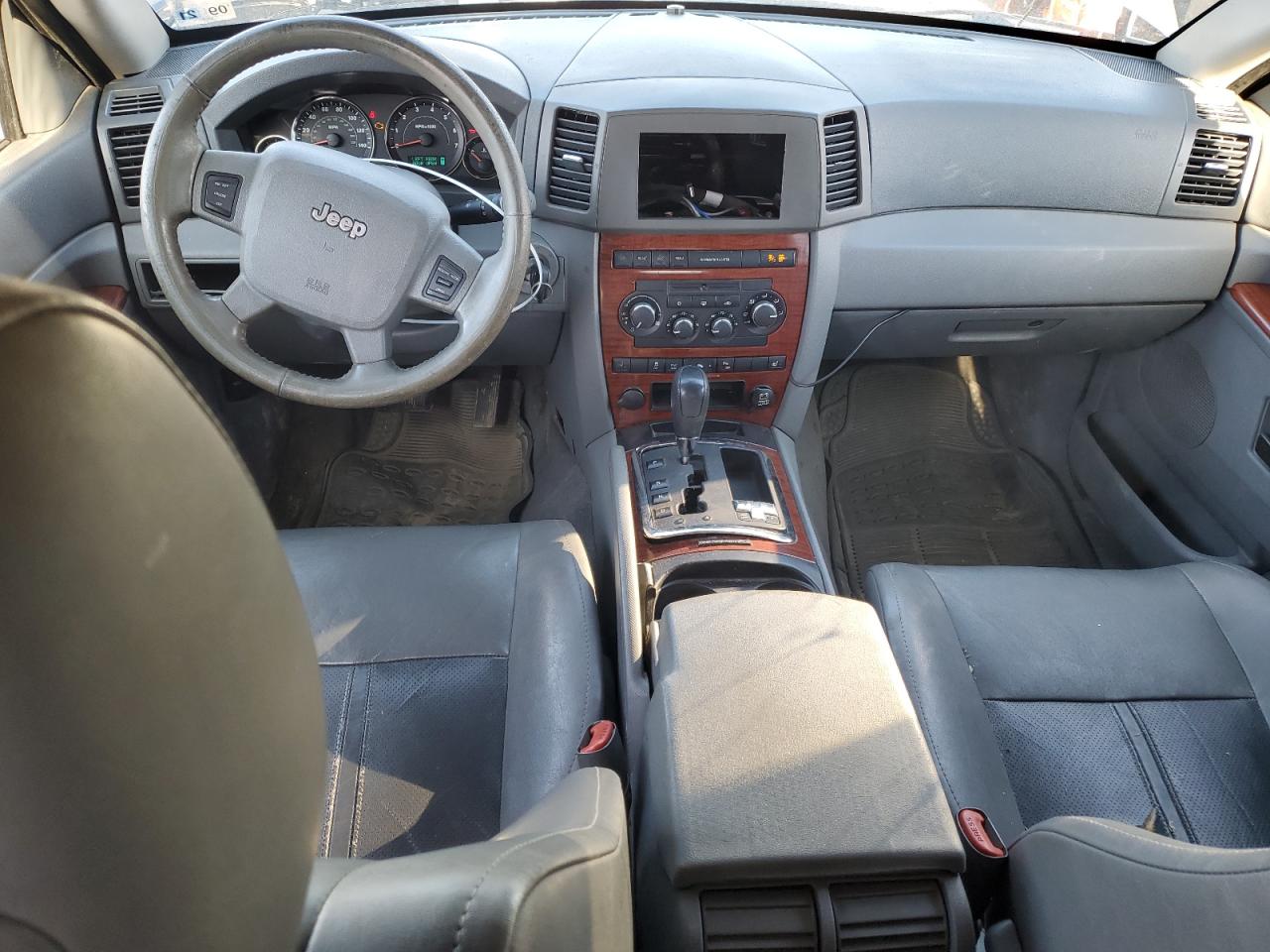 2005 Jeep Grand Cherokee - Image 8
