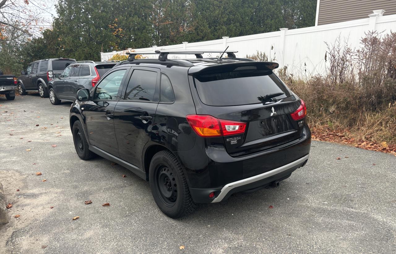 2015 Mitsubishi Outlander - Image 3