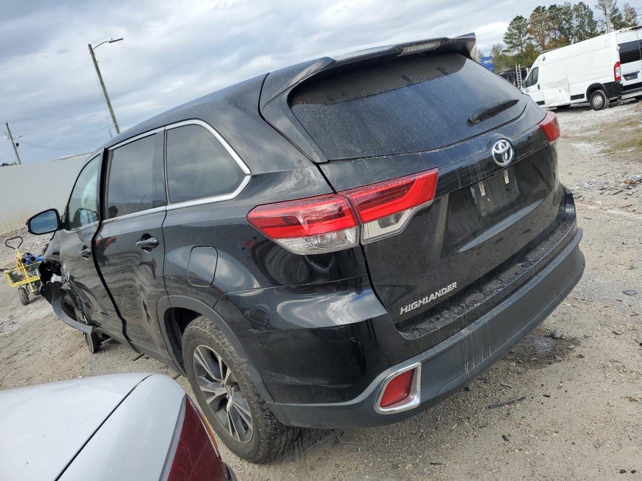 2019 Toyota Highlander - Image 2