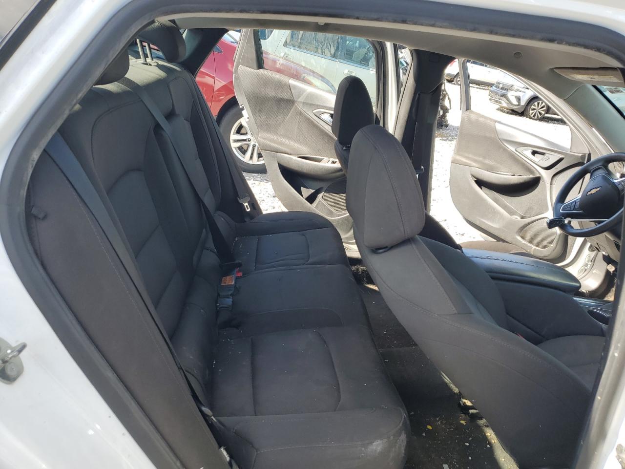 2018 Chevrolet Malibu - Image 10