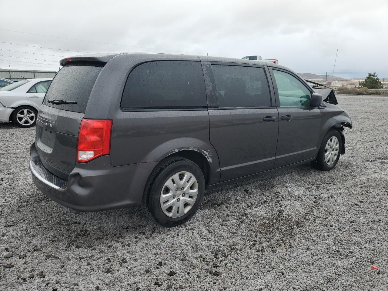 VIN 2C4RDGBG5KR789530 2019 DODGE CARAVAN no.3