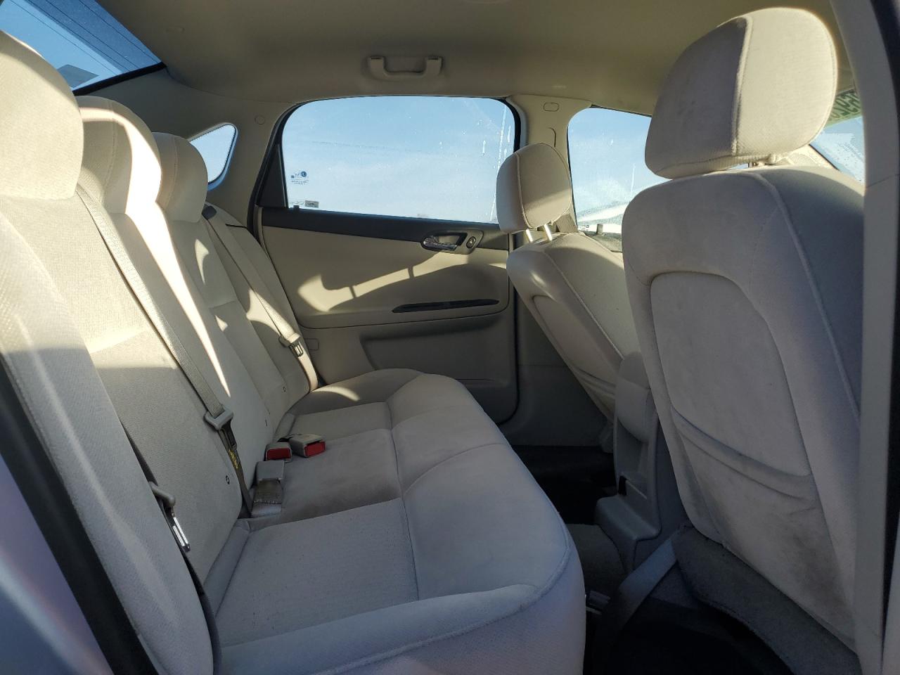 2006 Chevrolet Impala - Image 10