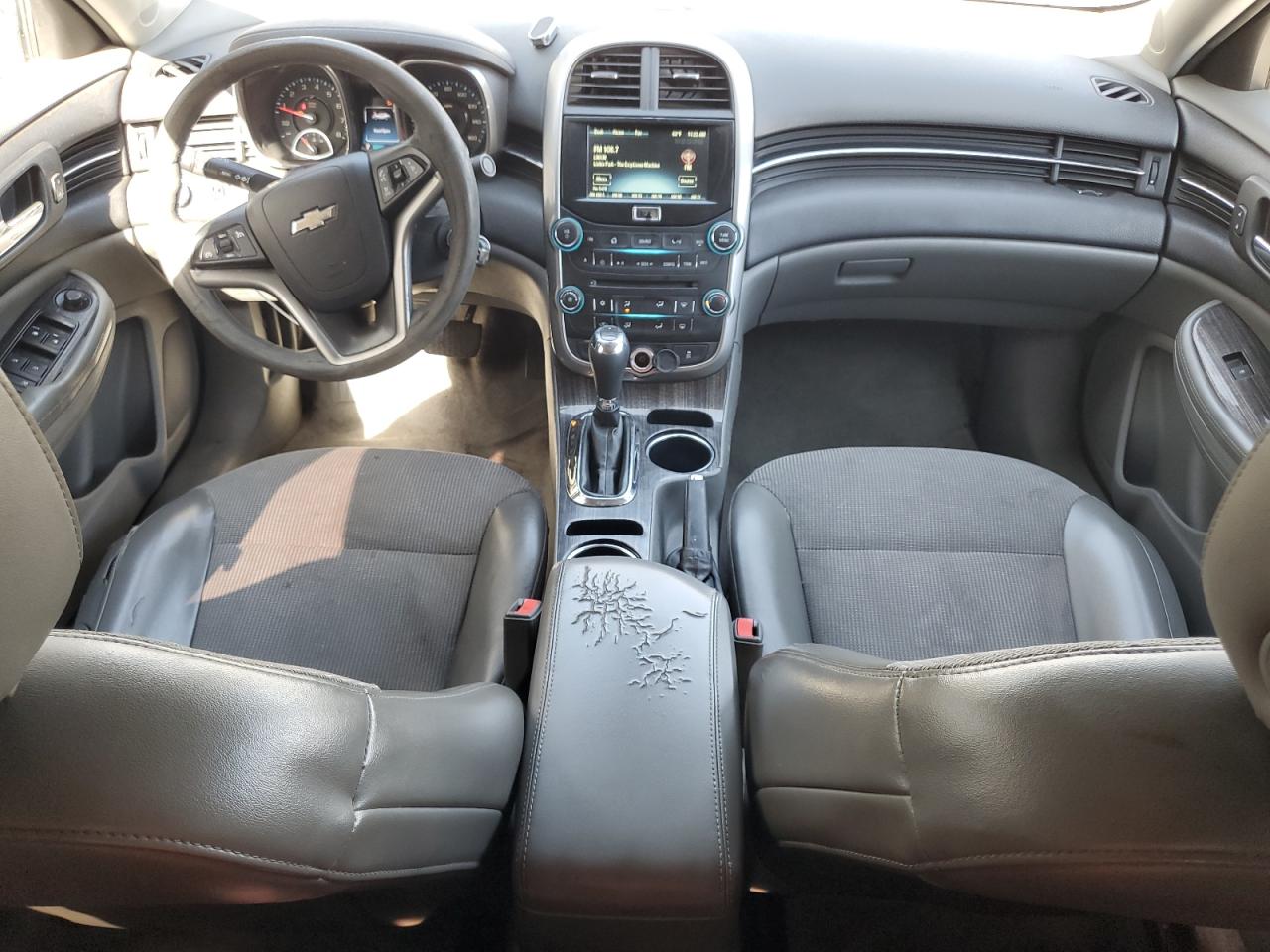 2016 Chevrolet Malibu - Image 8