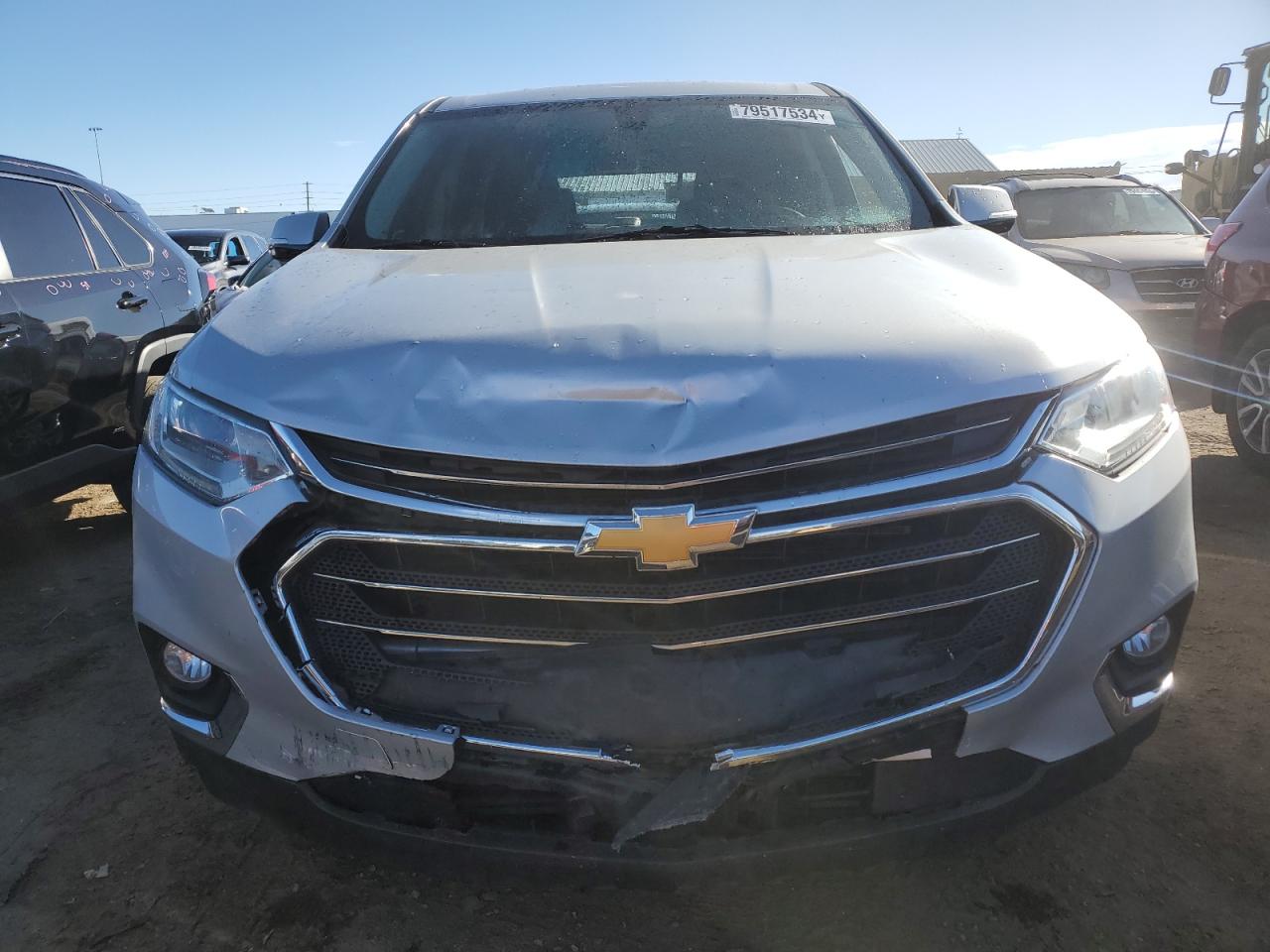 VIN 1GNEVGKW7JJ121113 2018 CHEVROLET TRAVERSE no.5