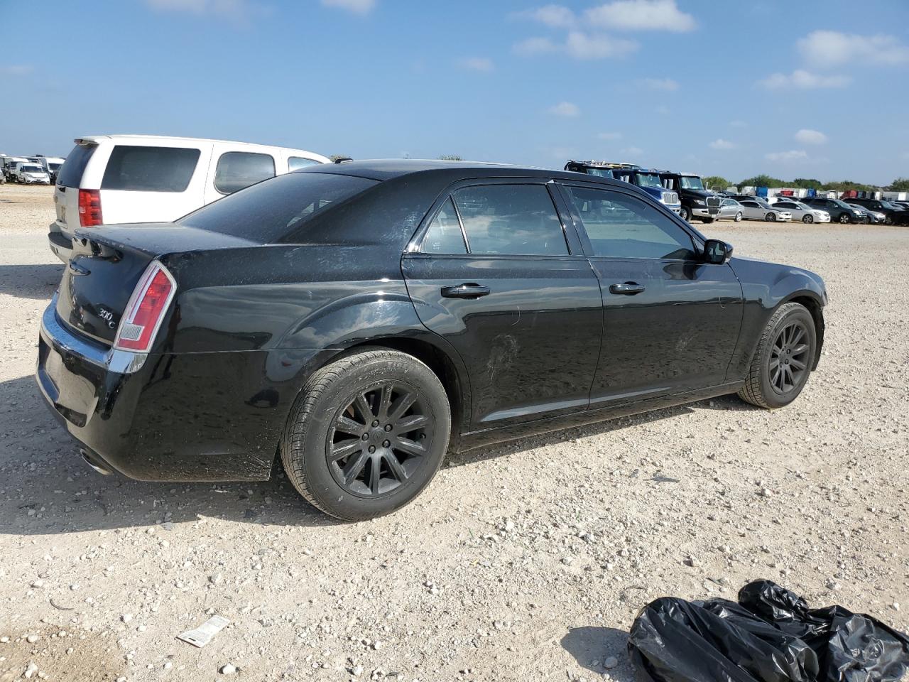 2014 Chrysler 300 - Image 3